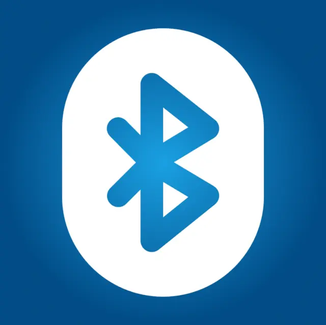 Bluetooth icon showing planned short-range wireless data forwarding from RR4 to PC.